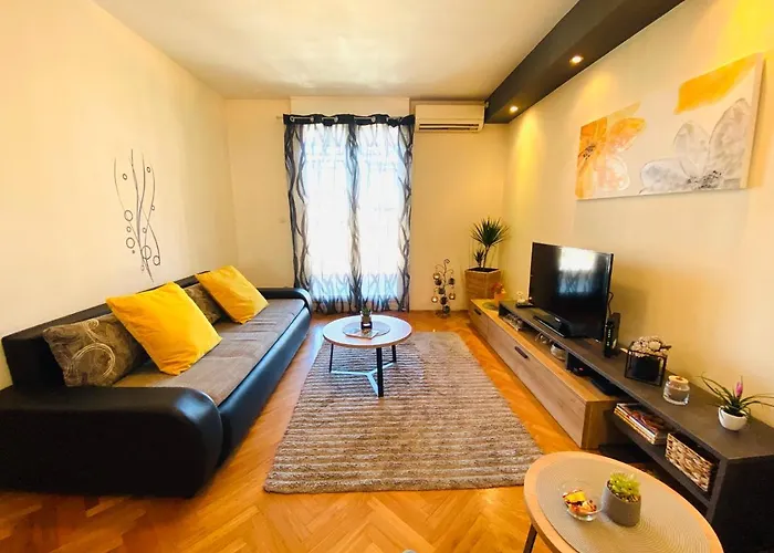 Lucija Apartment *