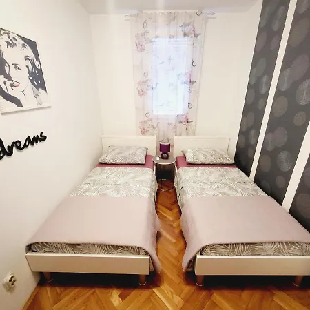 Lucija Apartment *